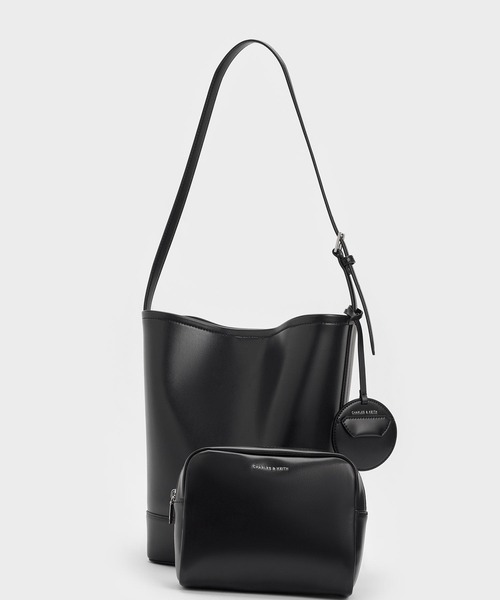 CHARLES &amp; KEITH エノラ イロンゲイティッドバケツバッグ ノワール Enola エノラ イロンゲイティッドバケツバッグ - ノワール | CHARLES