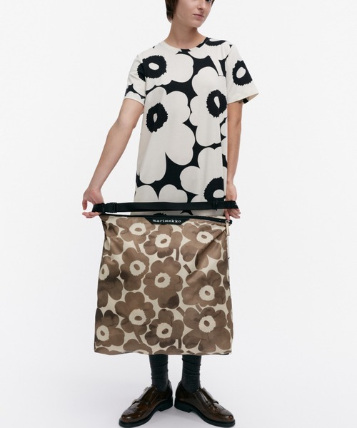 【marimekko】Neat Crossbody Unikko L ショルダーバッグ Neat Crossbody Unikko L ショルダーバッグ | Maija Isola