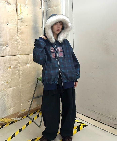 JEANASIS（ジーナシス） パーカー 「25quee」カコウプリントZIP