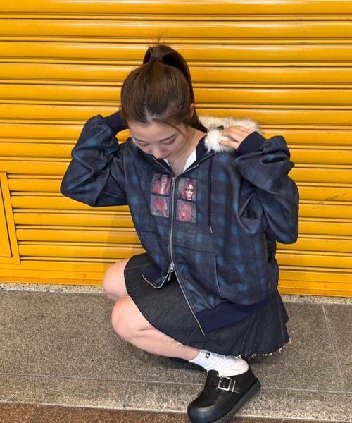 JEANASIS（ジーナシス） パーカー 「25quee」カコウプリントZIP