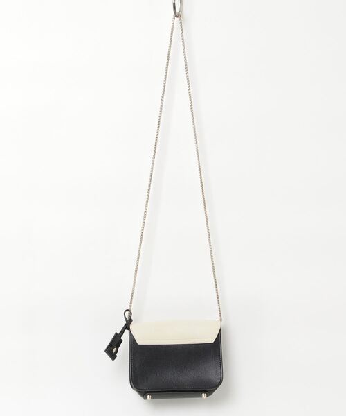 FURLA（フルラ） ワンポイントショルダーバッグ - ホワイト レディース