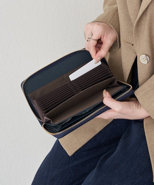 russet（ラシット） 財布 エンボスモノグラム多機能ウォレット