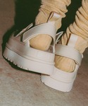 厚底 ugg サンダル UGG GOLDENG...の詳細画像3