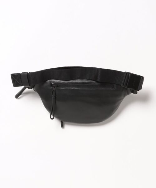 ALLSAINTS レザー ボディバッグ 黒 ALLSAINTS（オールセインツ）の「MADEA LEATHER CROSSBODY BAG