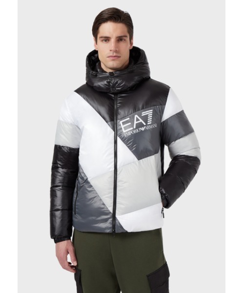 EA7 ジャンパー ブルゾン 黒 Sサイズ　美品 2025年最新】EMPORIO ARMANI EA7 ジャンパー・ブルゾンの人気アイテム