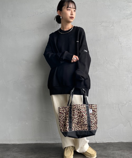 【最高デザイン】 タトラス ワンポイントロゴ スウェット トレーナー 希少 TATRAS（タトラス） トレーナー スウェット 別注 LANIS ワンポイント