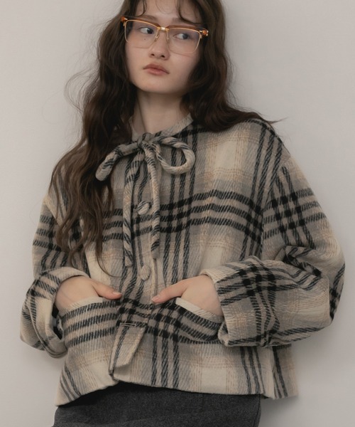 HEILIS リボンタイショートコート　チェック　ベージュ　ショート丈　値下 HEILIS（ヘイリス） ジャケット ノーカラージャケット 「大人気！HIT