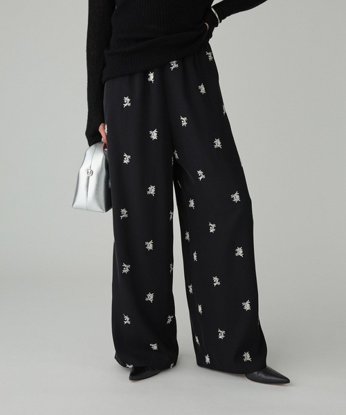 (く) BABYLONE（バビロン） パンツ 花刺繍イージーパンツ レディース