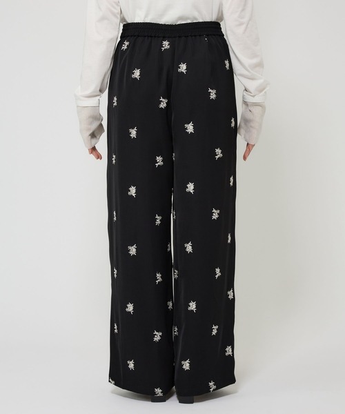 ⭐️はなです BABYLONE（バビロン） パンツ 花刺繍イージーパンツ レディース