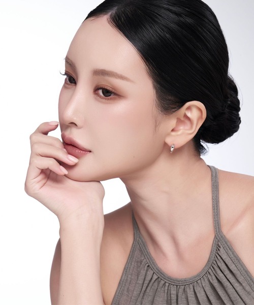 ピアス Drop Curve Hoop Pierce / 金属アレルギー対応 レディースの画像