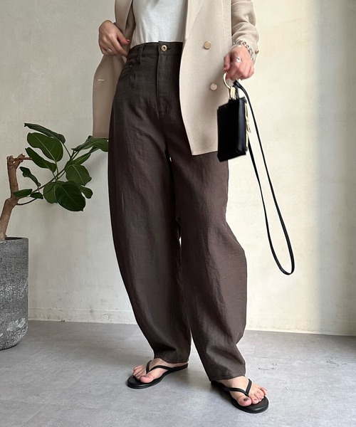 「DouDou」 パンツ 38 カーキ レディースの画像