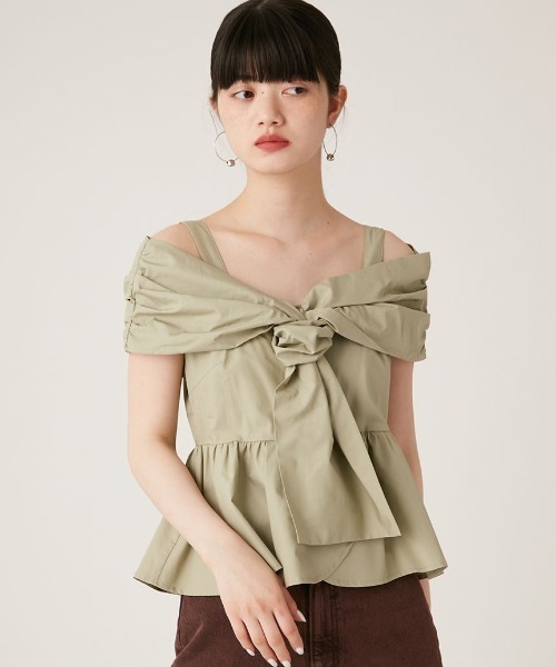 LILY BROWNリボンオフショルビジュードレス LILY BROWN（リリーブラウン）の「リボンオフショルビジュー