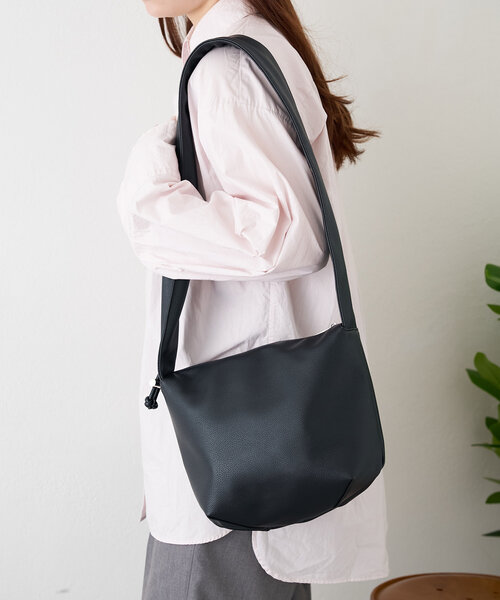 【関税込み】ミニ Yasmine フェイクレザー トップハンドルバッグ Actually トートバッグ フェイクレザーショルダー シャーリング