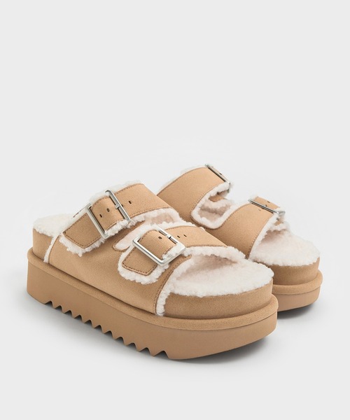 CHARLES & KEITH サンダル 7/11まで出品 CHARLES ＆ KEITH（チャールズ&キース） スリッポン ファーライン