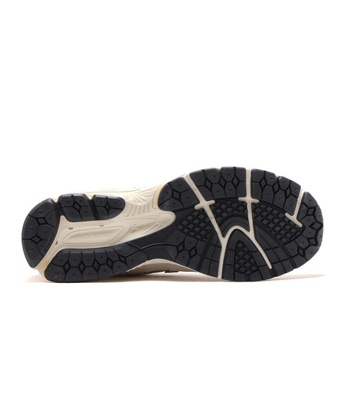 「New Balance」 ローカットスニーカー 25.0cm オフホワイト メンズの画像