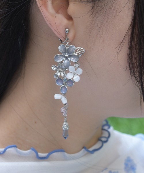 紫陽花　シルバーイヤリング axes femme（アクシーズ ファム） イヤリング 紫陽花アシメイヤリング