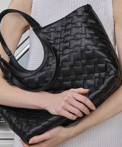 CHARLES & KEITH◆Ivette イベットトートバッグ◆送料込 CHARLES ＆ KEITH トートバッグ Ivette イヴェット ウーブン