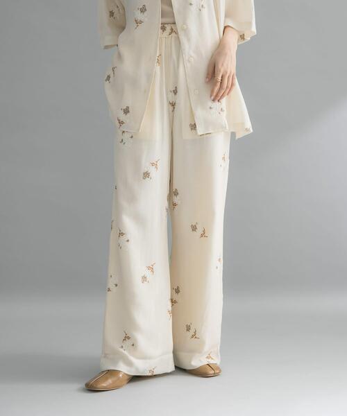 KBF（ケービーエフ） パンツ エンブロイダリーイージーパンツ