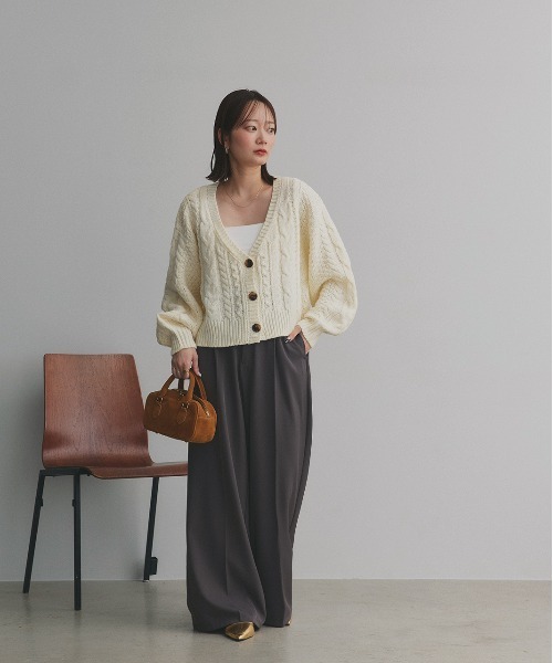 ad thie（アドティエ） カーディガン パフスリーブ Vネック ニット