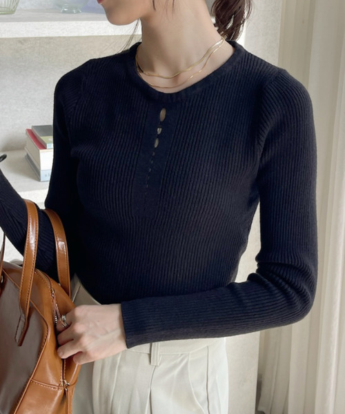 Ada. ニット セーター 「春ニット」フロント カットアウト コンパクト