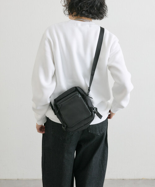 ear PAPILLONNER（イア パピヨネ） ショルダーバッグ「BURLAPOUTFITTER