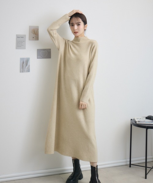 MaxMara ベージュ ハイネックニット ワンピース長袖　Lサイズ MaxMara ベージュ ハイネックニット ワンピース長袖 Lサイズ