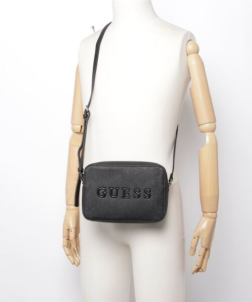 「Guess」 ショルダーバッグ ONE SIZE ベージュ レディースの画像