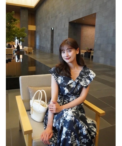 BURBERRY ネイビー ノースリーブワンピース&ドレス　セレモニー　美品 美品 セレモニー ネイビー ワンピース BURBERRY ネイビー ノースリーブ