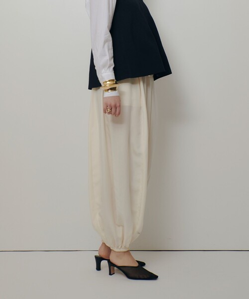 ワイドパンツ パンツ フィブリルポプリンバルーンパンツ レディースの画像