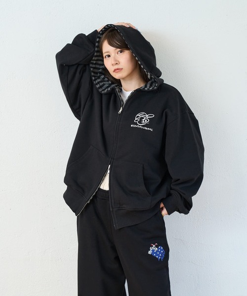 希少 美品 Lサイズ オフホワイト x アンダーカバー リバーシブルパーカー 黒 undercover（メンズパーカー）（柄：ロゴ）｜トップス | ファッション