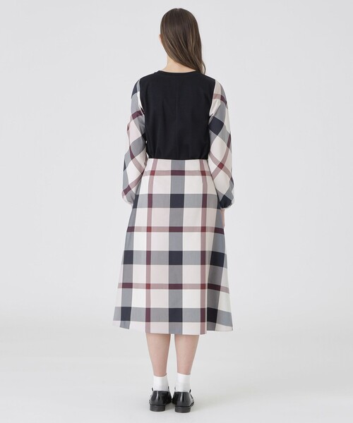 BLUE LABEL CRESTBRIDGE（ブルーレーベルクレストブリッジ） スカート