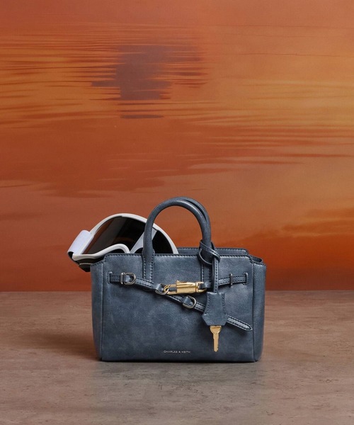 CHARLES ＆ KEITH（チャールズ&キース） トートバッグ Delfina ミニ