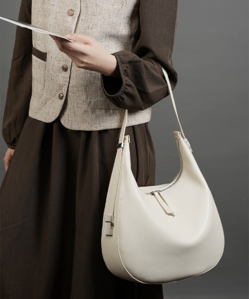 ショルダーバッグ バッグ 「NiiNa」「高品質牛革」レザーワンハンドル