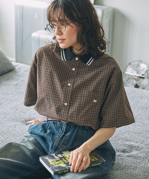 ブラウス シャツ ナンバリング刺繍 衿リブ ラインデザイン 半袖シャツ