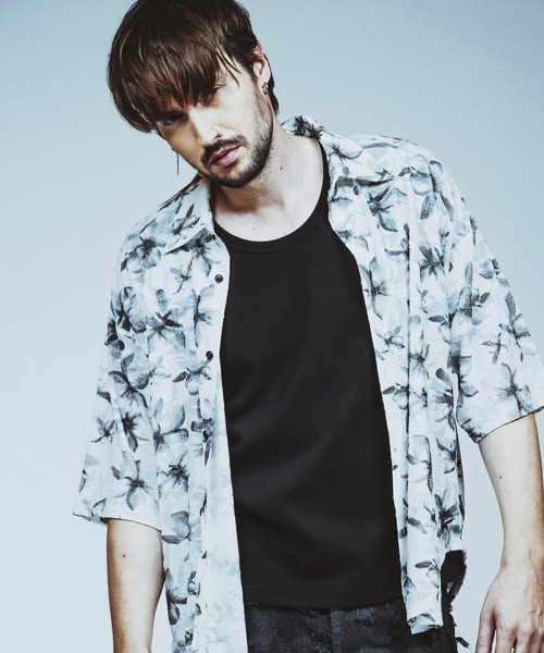 NO ID.（ノーアイディー） tシャツ 「NO ID.」Fraise U-Neck T-Shirt