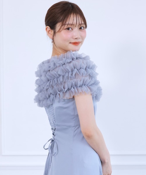 美品 And Couture グレー結婚式お呼ばれドレス 刺繍入りケープ付き アンドクチュール AND COUTURE チュールケープセットドレス