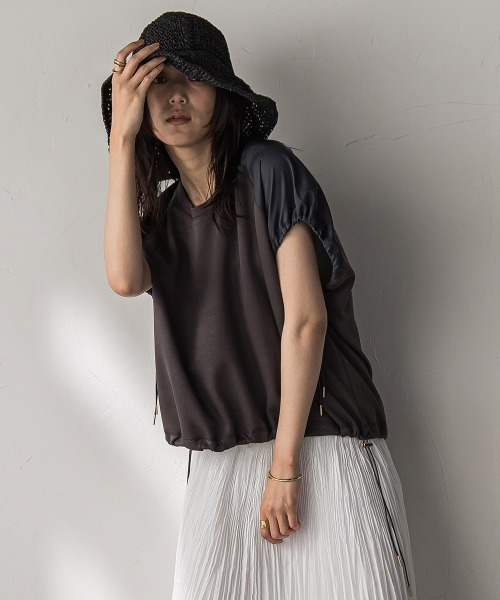 新品、未使用。MAYSON GREY MAYSON GREY tシャツ 「WEB限定」異素材切替えドロストギャザー
