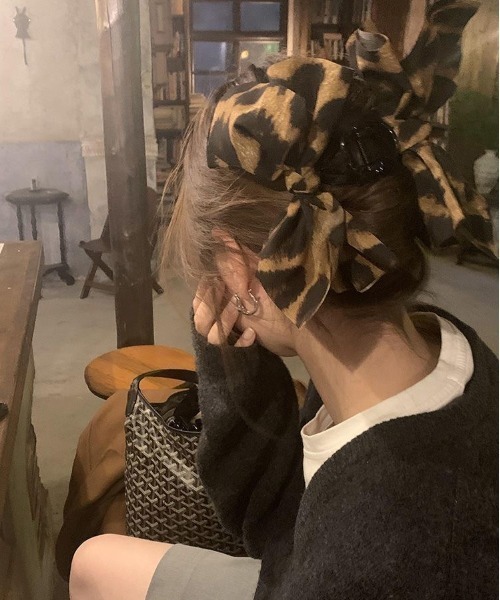 ヒョウ柄リボン付きヘアクリップセット ViViDAY ヘアクリップ ヒョウ柄ビッグリボン付きヘアクリップ