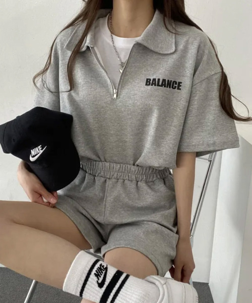 NIKE 新品未使用　タグ付き　セットアップ 半袖スウェット ショートパンツ セットアップ 夏 ハーフジップ半袖プルオーバー×ショートパンツ