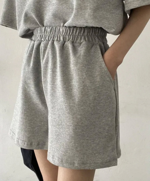 セットアップ 夏 ハーフジップ半袖プルオーバー×ショートパンツ