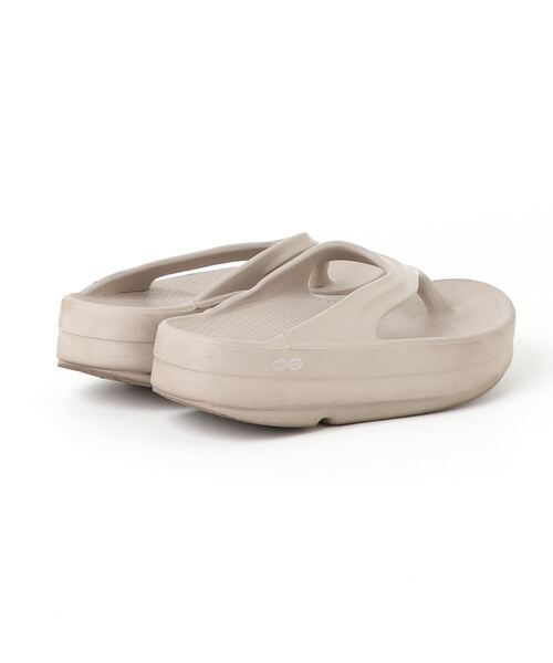 「OOFOS」 フラットサンダル 7 ベージュ レディース_画像2