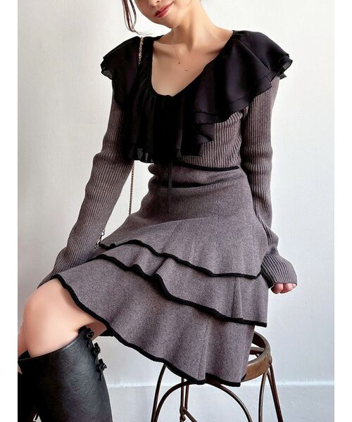 ワンピース ラッフルデザインミニニットワンピース ラッフルミニニット