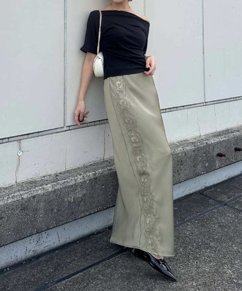 SNIDEL（スナイデル） ロング スカート レーストリムサテンナロー