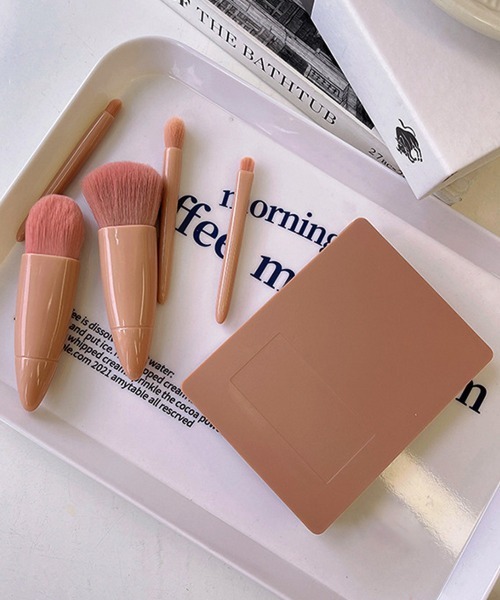miniministore メイクブラシ メイクブラシ5本セット 収納ケース付き miniministore メイクブラシ メイクブラシ5本セット 収納ケース付き