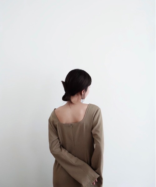 Amiur（エミレ） ワンピース v neck pencil ops「Amiur × minami」 / v