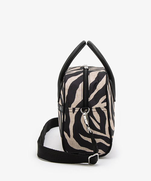 LeSportsac ロゴ エンブレム デザイン ショルダーバッグ □LeSportsac□台形フォルムSHOULDER BAG unisex (LeSportsac