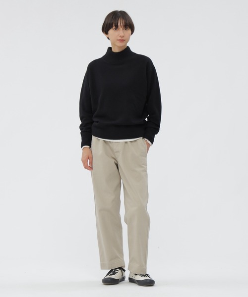 MHL.（エムエイチエル） パンツ ORGANIC COTTON SATEEN TROUSERS