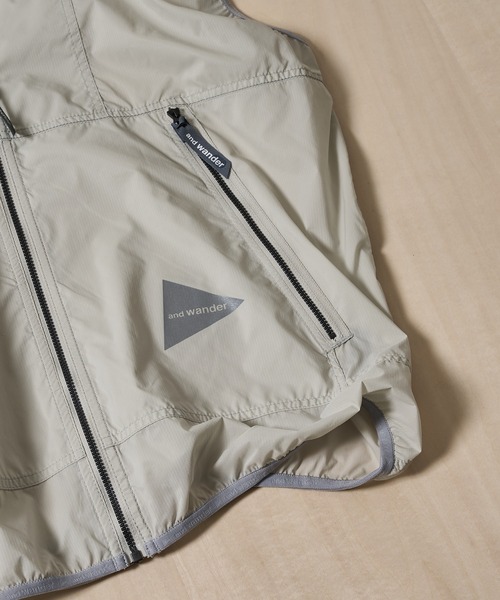 ベスト ジレ 「and wander/アンドワンダー」PERTEX wind vest メンズの画像