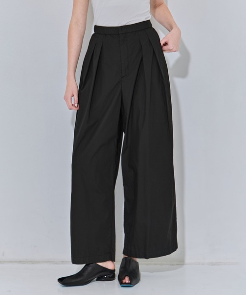 パンツ 「ATON/エイトン」NATURAL DYED COTTON LAWN TWO TUCKED PANTS/ナチュラルコットンツータックパンツの画像