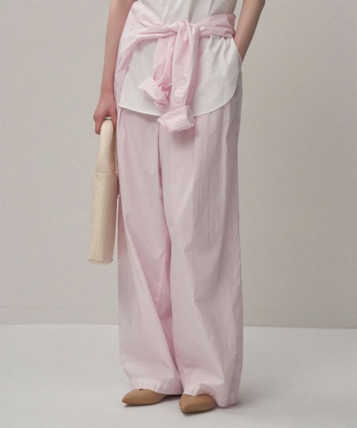 パンツ 「ATON/エイトン」NATURAL DYED COTTON LAWN TWO TUCKED PANTS/ナチュラルコットンツータックパンツの画像